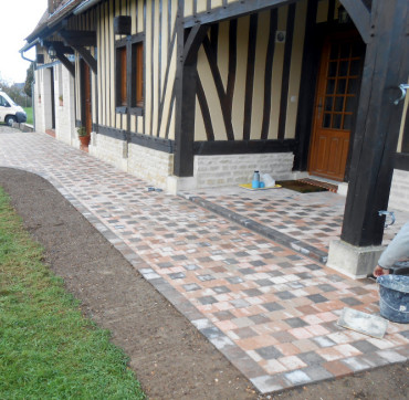 Trottoir de maison en pavés